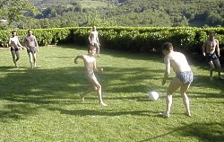 JUNIOR EN PLEINE ATTAQUE
